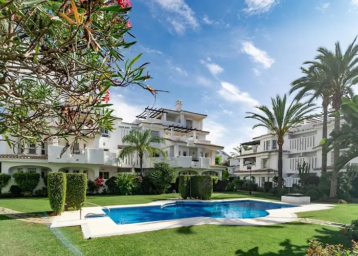 Lnm43- Cozy Close To Puerto Banus
