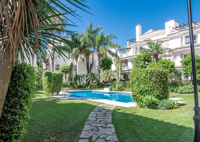 Lnm43- Cozy Close To Puerto Banus