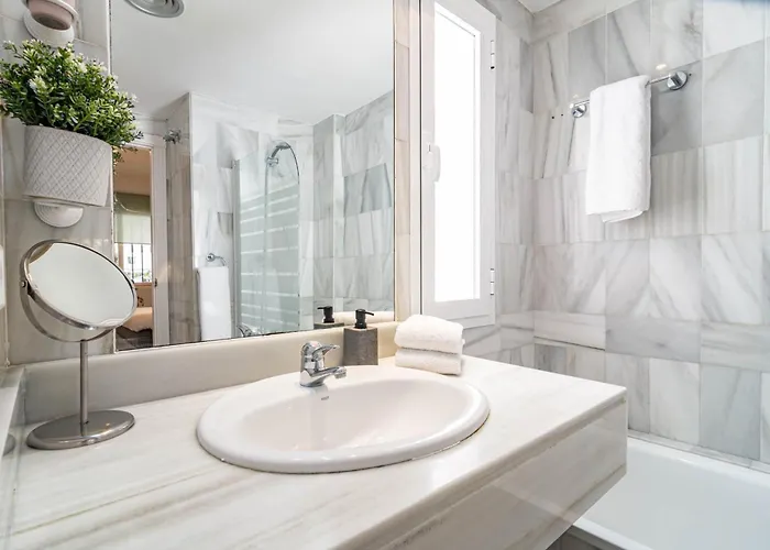 Lnm43- Cozy Close To Puerto Banus Marbella